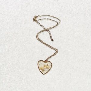Sweet Society Hot Topic Gold Pressed Dried Flower Heart Pendant Necklace